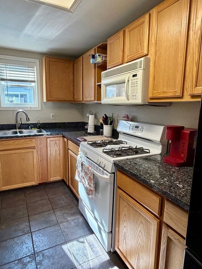 4012 Reka Dr in Anchorage, AK - Building Photo - Building Photo