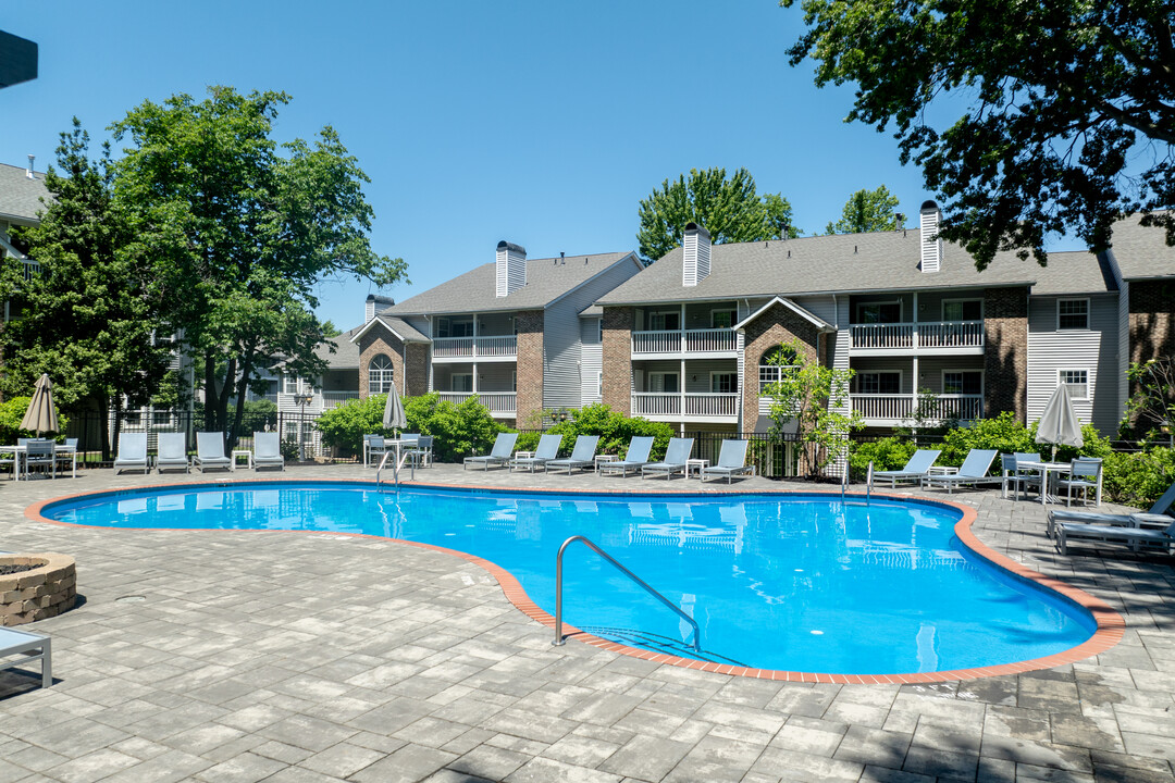 Barrington Place Apartments in Westlake, OH - Building Photo