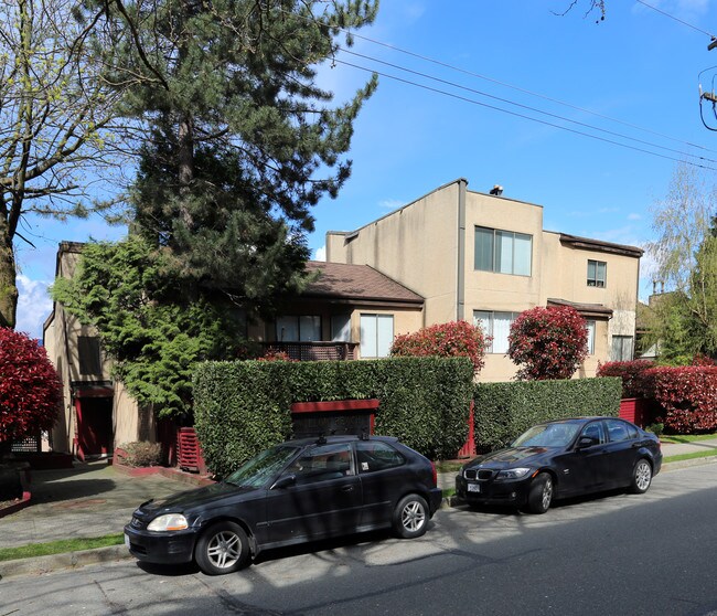 Willow Apartments in Vancouver, BC - Building Photo - Building Photo