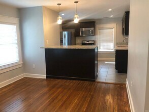 729 E Hunter Ave in Bloomington, IN - Foto de edificio - Building Photo