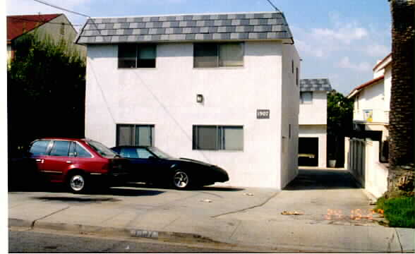 1907 Mathews Ave in Redondo Beach, CA - Building Photo