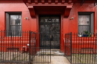 270 15th St in Brooklyn, NY - Foto de edificio - Building Photo