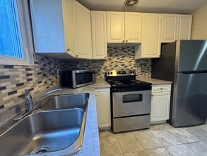 13 Lansdowne Ave N in Sarnia, ON - Building Photo - Building Photo