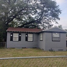 1611 W 34th St in Jacksonville, FL - Building Photo - Building Photo