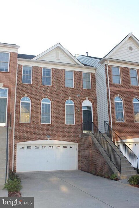 22623 Upperville Heights Square in Ashburn, VA - Building Photo