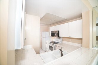 525 E Seaside Way, Unit 806 in Long Beach, CA - Foto de edificio - Building Photo