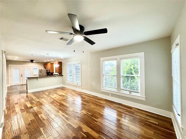 property at 2015 Sheldon St