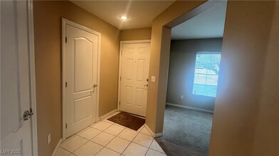 6148 Windmill Island Ave in Las Vegas, NV - Building Photo - Building Photo