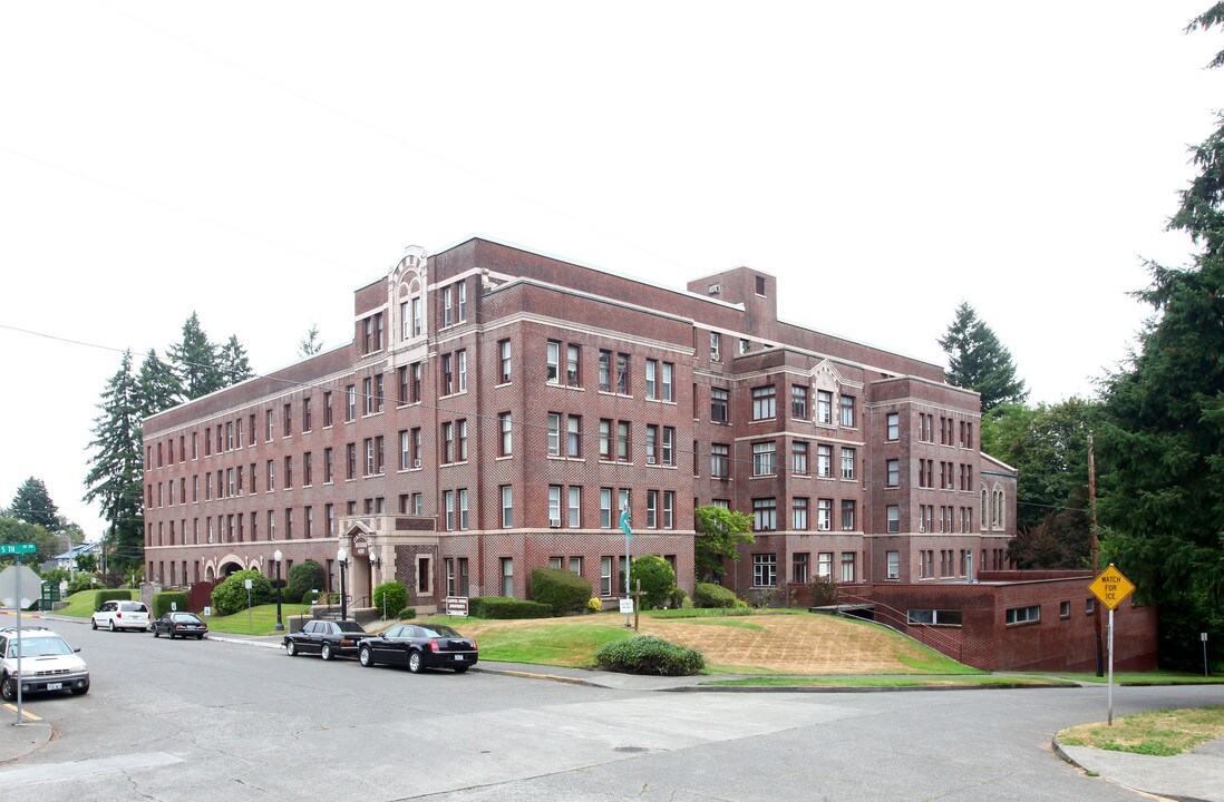 Capitol House Apartments in Olympia, WA - Building Photo