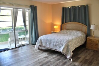 16 Vista Palm Ln in Vero Beach, FL - Building Photo - Building Photo