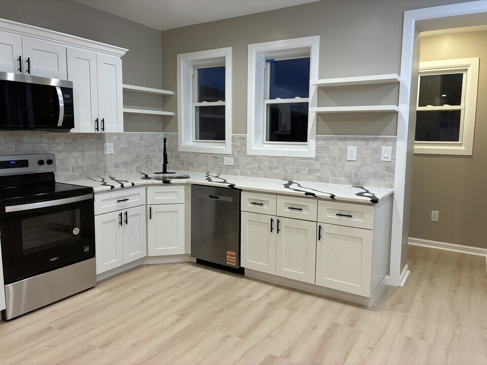 6131 McMahon St in Philadelphia, PA - Building Photo