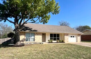 527 N Avenue Y in Clifton, TX - Building Photo