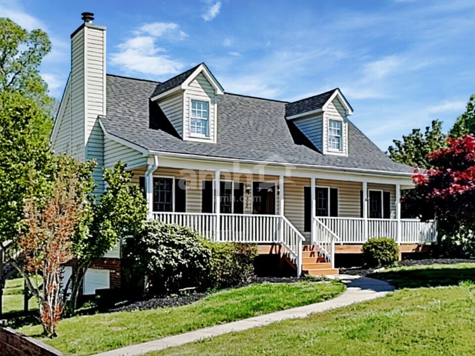 272 Twin Creeks Rd in Clemmons, NC - Building Photo