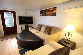 3316 Upperline St in New Orleans, LA - Building Photo - Building Photo