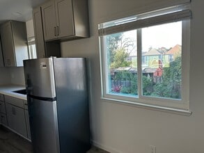 1576 Pacific Ave, Unit D in Alameda, CA - Building Photo - Building Photo