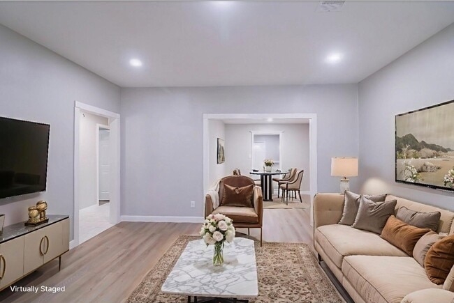 6150 Ridgeway Dr in Houston, TX - Foto de edificio - Building Photo