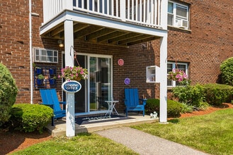 Lonvale Gardens in Amesbury, MA - Foto de edificio - Building Photo