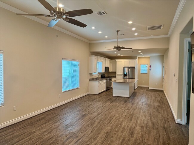 property at 3807 Fox St