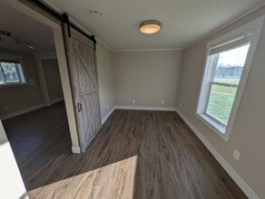 12965 NE Carl Rd in Woodburn, OR - Building Photo - Building Photo