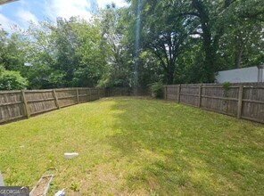 327 Kate Dr in Forest Park, GA - Building Photo - Building Photo