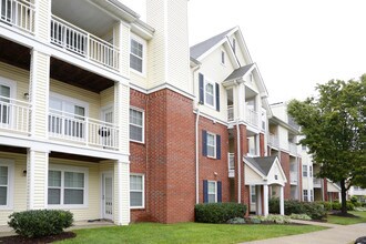 The Landing at Herndon in Herndon, VA - Building Photo - Building Photo