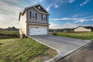 1777 Meadow Creek Ln in Jonesborough, TN - Building Photo - Building Photo