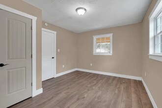 8701 Tullahoma Hwy in Estill Springs, TN - Foto de edificio - Building Photo