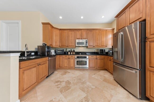 property at 41 Via Floresta Dr
