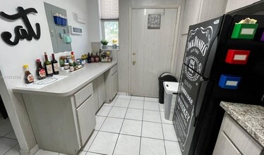 3660 NE 166th St in Miami, FL - Building Photo - Building Photo