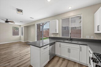 9522 Windborne Ave in Las Vegas, NV - Building Photo - Building Photo