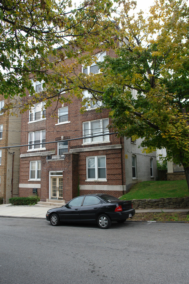 16 Bayley Ave in Yonkers, NY - Foto de edificio - Building Photo