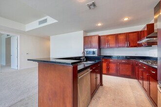 4575 Dean Martin Dr in Las Vegas, NV - Building Photo - Building Photo