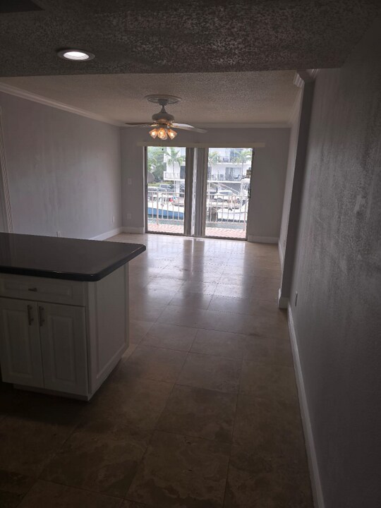 3522 NE 171 St in Miami, FL - Building Photo