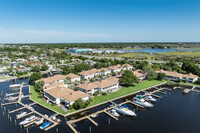 The Moorings in Jacksonville Beach, FL - Foto de edificio - Building Photo