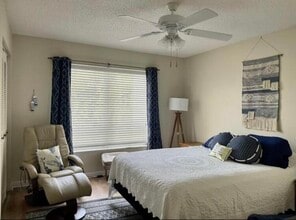 974 NW Spruce Ridge Dr in Stuart, FL - Building Photo - Building Photo