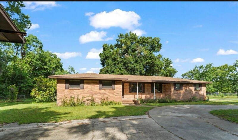 4906 Yellow Water Rd in Jacksonville, FL - Building Photo
