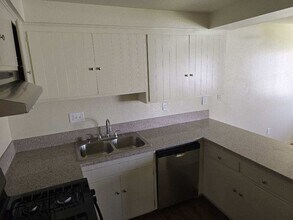 Lakewood Village in Lakewood, CA - Building Photo - Building Photo