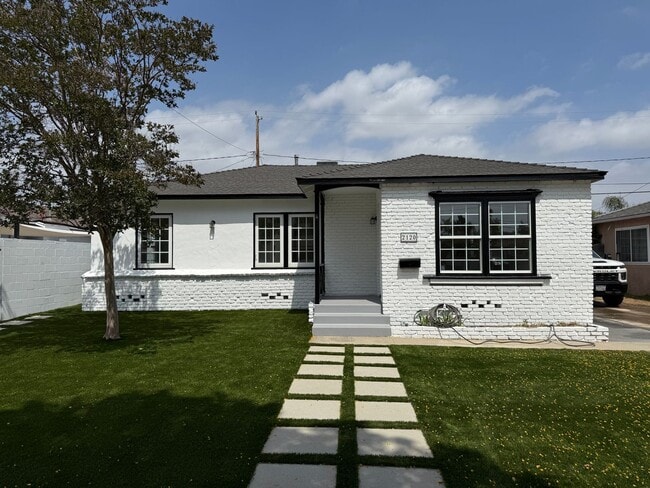 property at 2120 N Dymond St