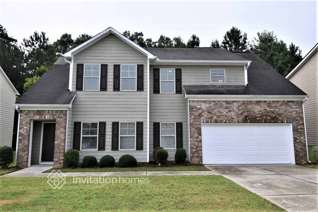 1632 Ewing Farm Dr in Loganville, GA - Foto de edificio