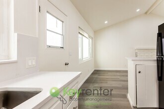 110 Chiquita in San Clemente, CA - Building Photo - Building Photo