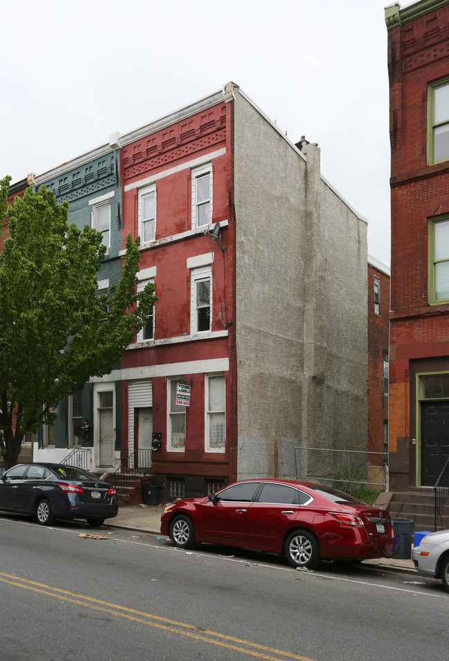 1913 W Diamond St in Philadelphia, PA - Building Photo - Building Photo