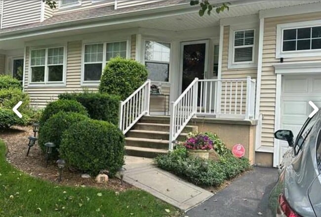 140 Winding Ridge Rd in White Plains, NY - Foto de edificio - Building Photo