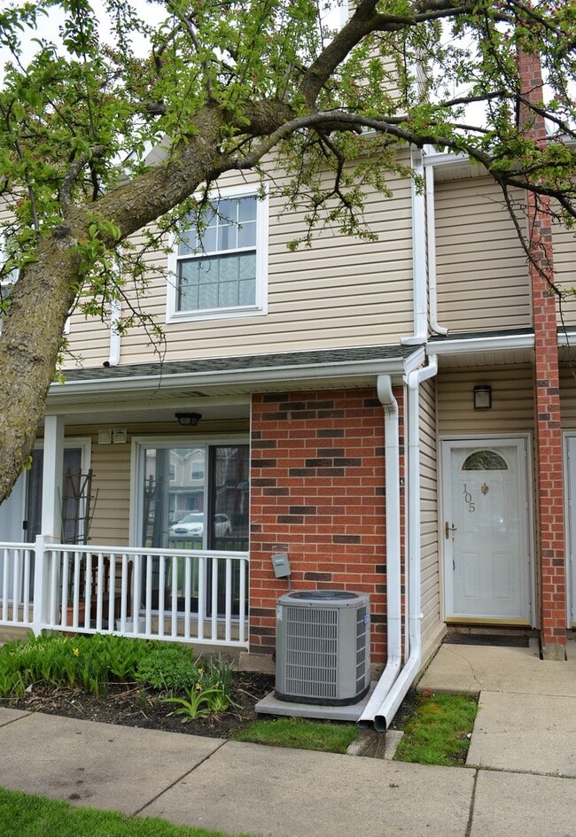 1285 Wyndham Ln in Palatine, IL - Building Photo - Building Photo