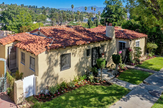 Alhambra Cottages in Los Angeles, CA - Building Photo - Building Photo