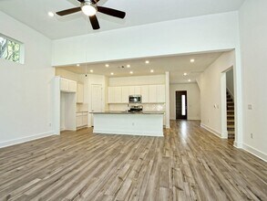 402 Zennia St in Austin, TX - Building Photo - Building Photo