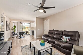 13606 N Hamilton Dr in Fountain Hills, AZ - Building Photo - Building Photo