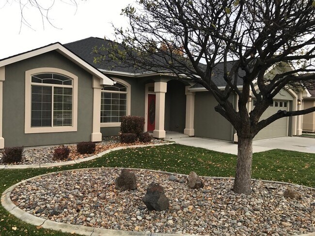 827 Canyon Park Ave in Twin Falls, ID - Building Photo - Building Photo
