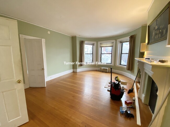 429 Marlborough St, Unit 1 in Boston, MA - Building Photo - Building Photo