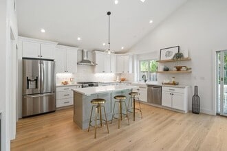 1642 Anamor St in Redwood City, CA - Building Photo - Building Photo