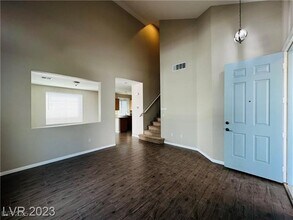 6269 Glimmering Light Ave in Las Vegas, NV - Foto de edificio - Building Photo